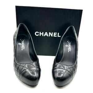 Chanel Women's Black Quilted Lambskin Leather Cap Toe Pump Heels Size 38